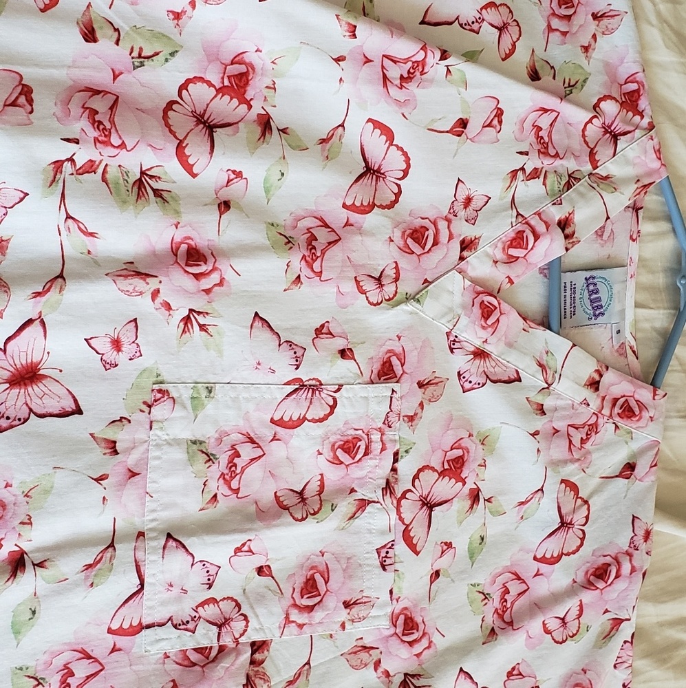 Scrub top - Picture 2 of 3